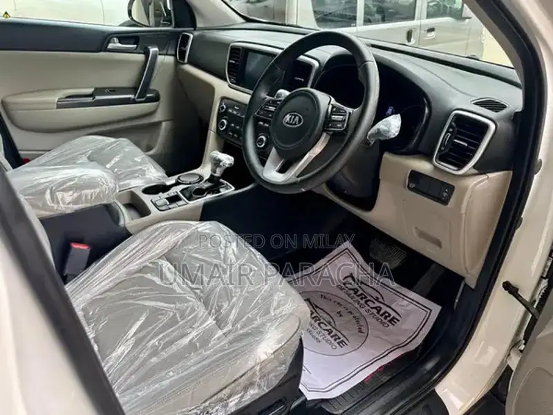 Kia Sportage AWD - Brand New Condition, Spotless Exterior