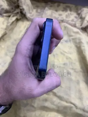 Apple iPhone 13 128GB Smartphone - Excellent Condition