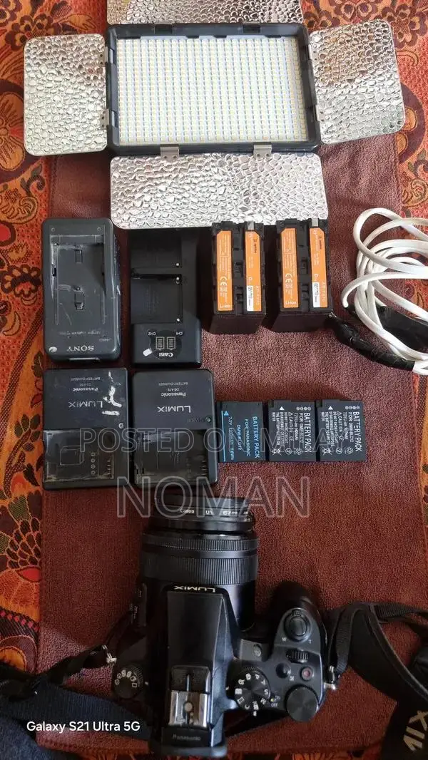 Professional Lens Kit with 3 Batteries and Charger