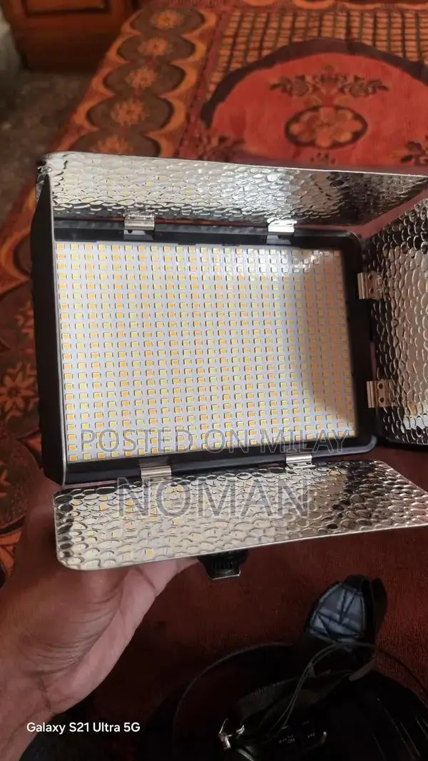 Professional Lens Kit with 3 Batteries and Charger