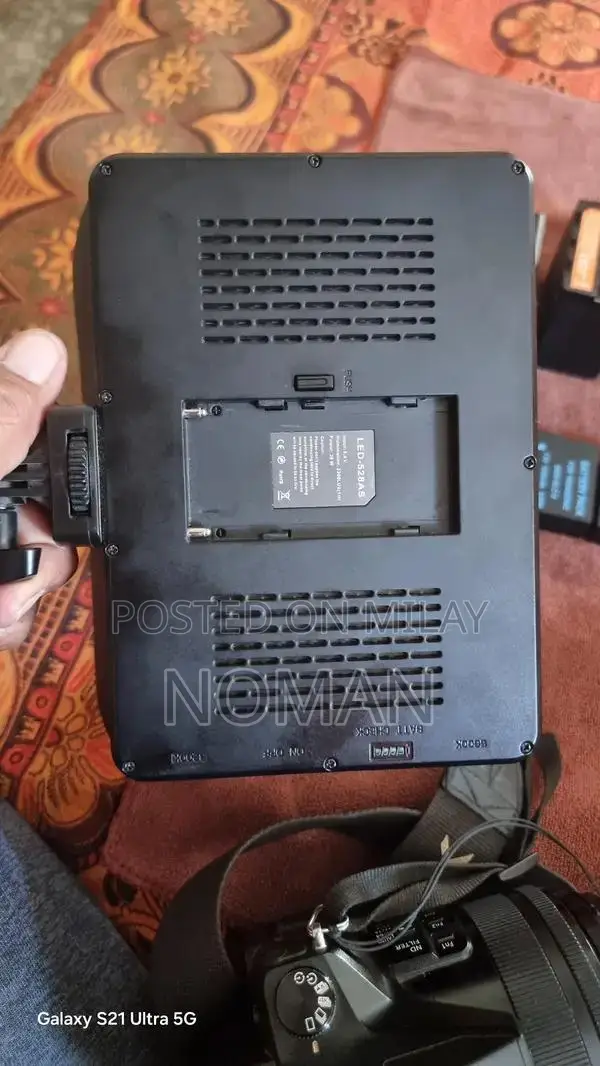 Professional Lens Kit with 3 Batteries and Charger