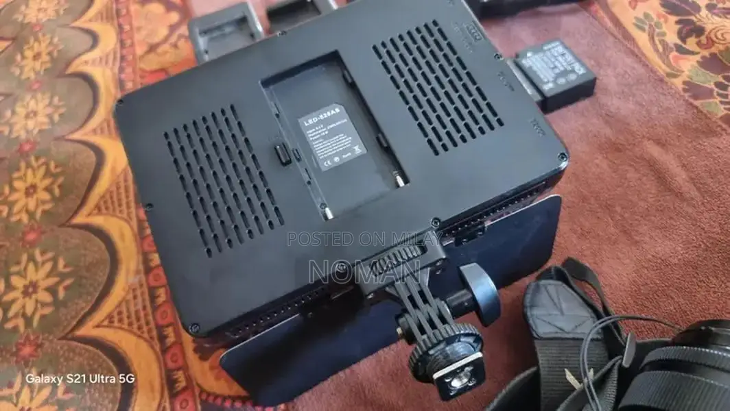 Professional Lens Kit with 3 Batteries and Charger