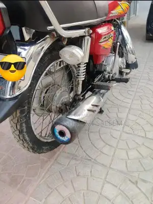 Photo - Honda 125cc Motorcycle - First Owner, Excellent Condition