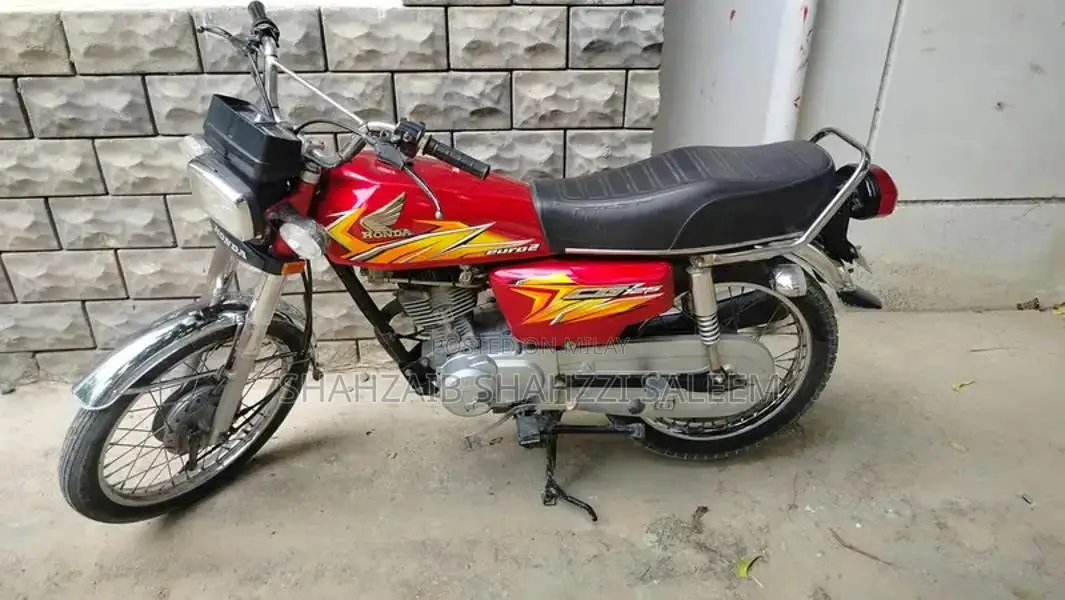 Honda 125cc Motorcycle - First Owner, Excellent Condition