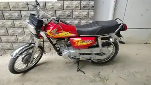 Honda 125cc Motorcycle - First Owner, Excellent Condition