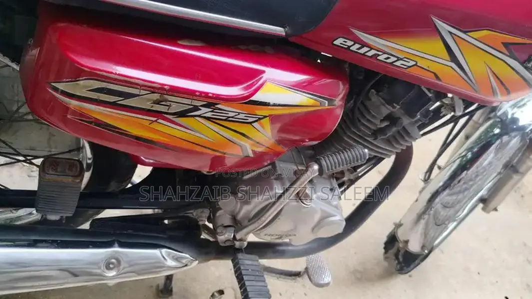 Honda 125cc Motorcycle - First Owner, Excellent Condition