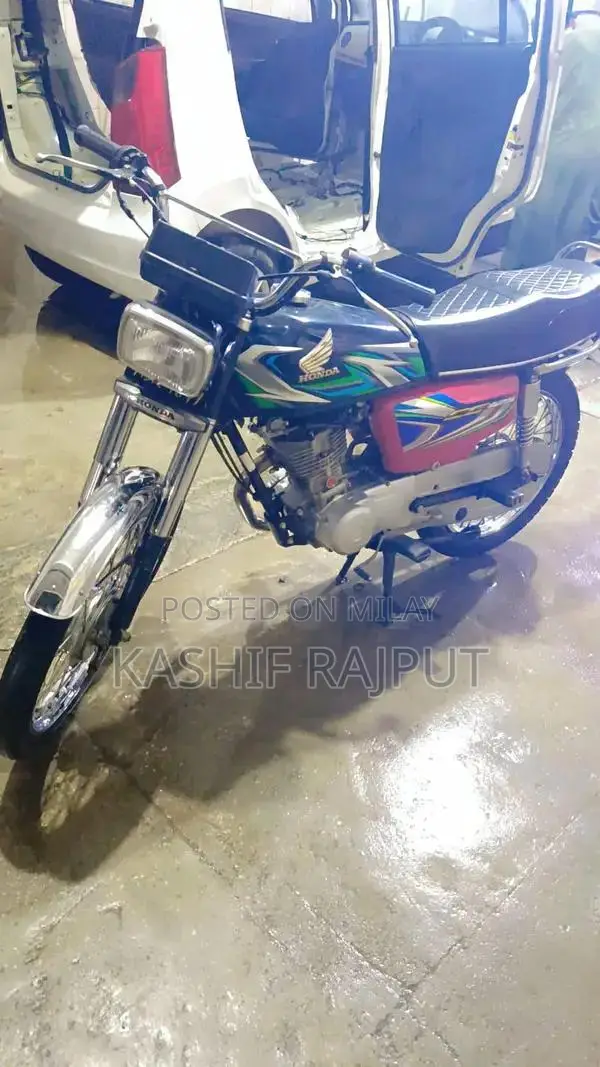 Honda 125cc Motorcycle - 2023 Model Compact Urban Commuter