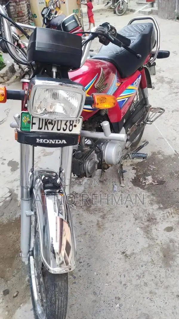 Honda CD 70 Motorcycle - 2019 Model Low Mileage Commuter Bike