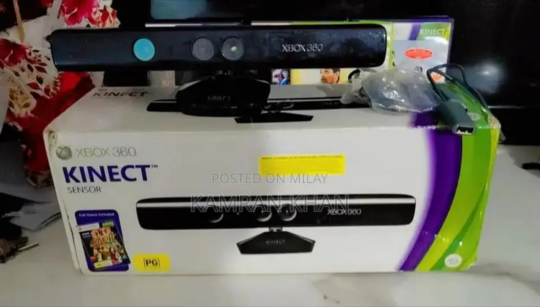Xbox 360 Kinect Sensor with Original CDs