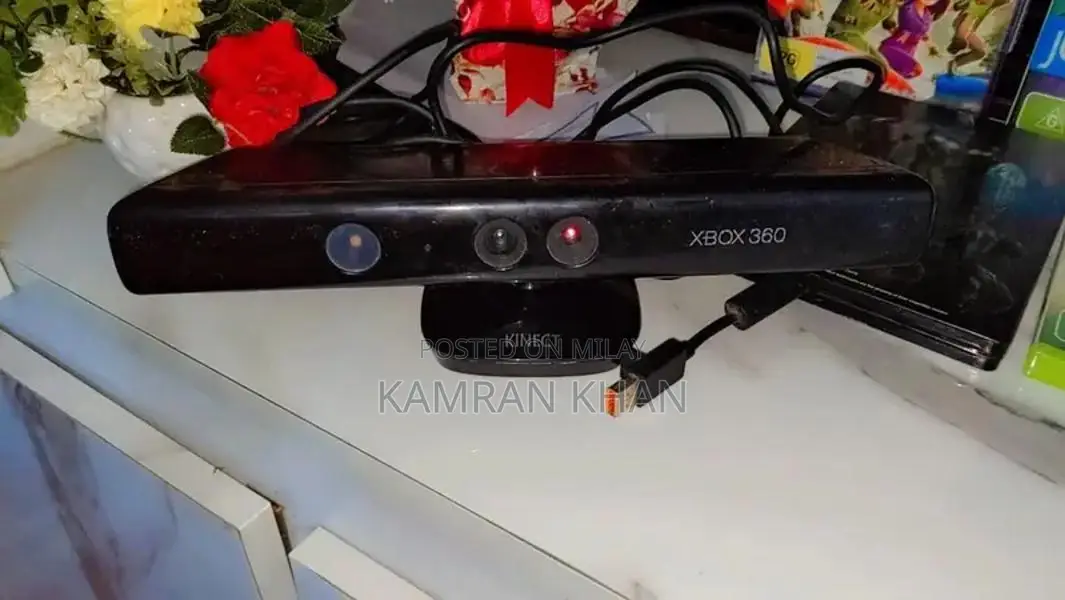 Xbox 360 Kinect Sensor with Original CDs