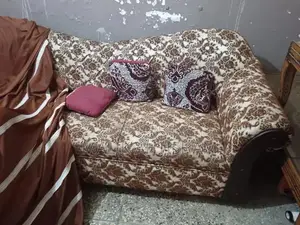 Photo - 5 Seater Comfortable Home Sofa Set in Great Condition