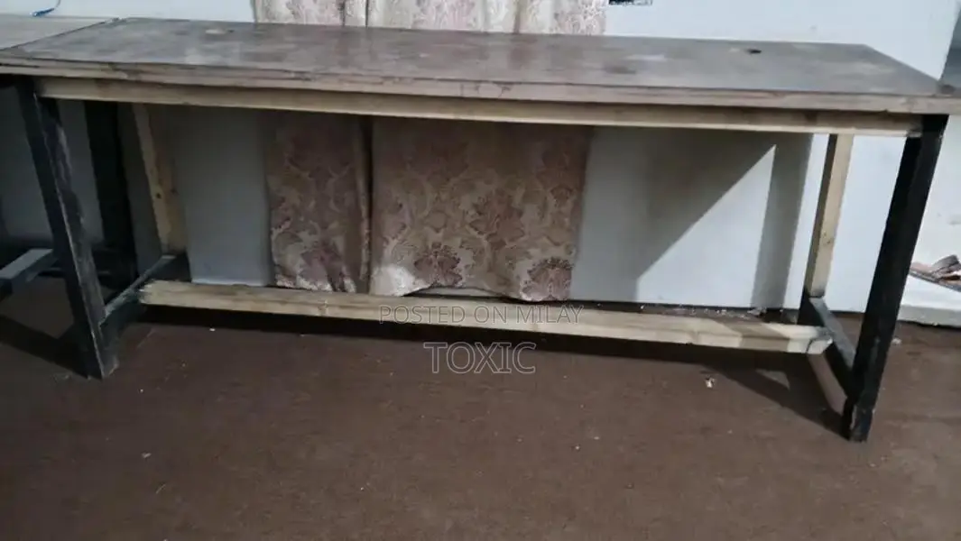 Solid Wood Office or Gaming Table with Classic Design