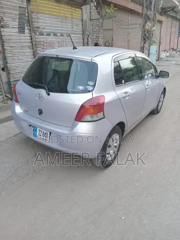 Toyota Vitz 2010 Compact Hatchback - Silver Automatic Import