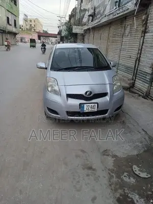 Toyota Vitz 2010 Compact Hatchback - Silver Automatic Import