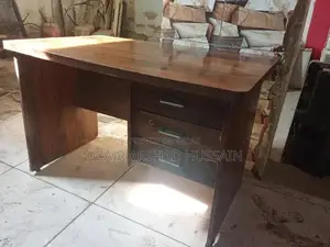 Used Office Furniture: Professional Workspace Tables and Chairs