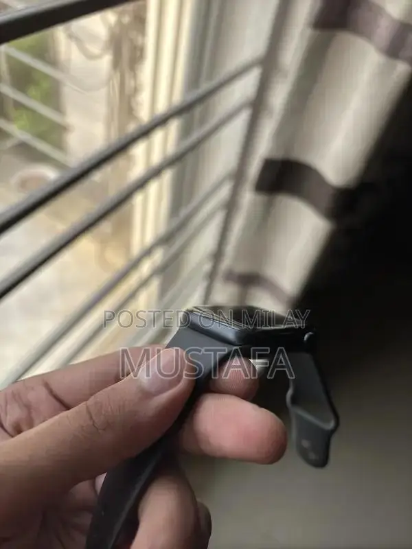 Apple Watch Series 9 45mm - 100% Health, Original Condition Smartwatch