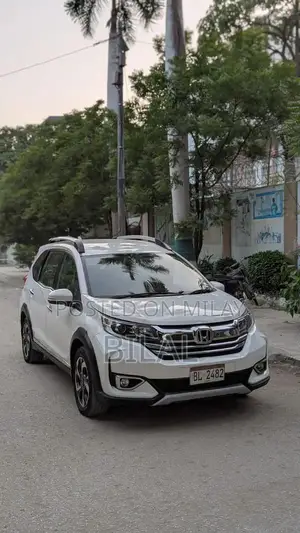 Honda BR-V S Variant Compact SUV with Push Start