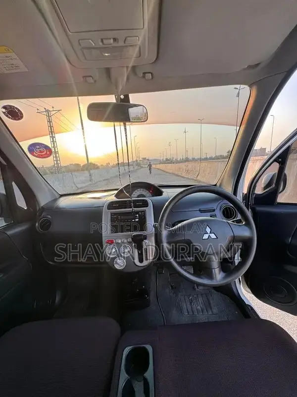 Mitsubishi Toppo Compact Car - Two-Piece White Model