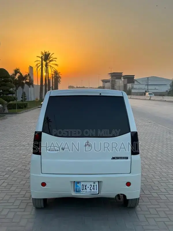 Mitsubishi Toppo Compact Car - Two-Piece White Model