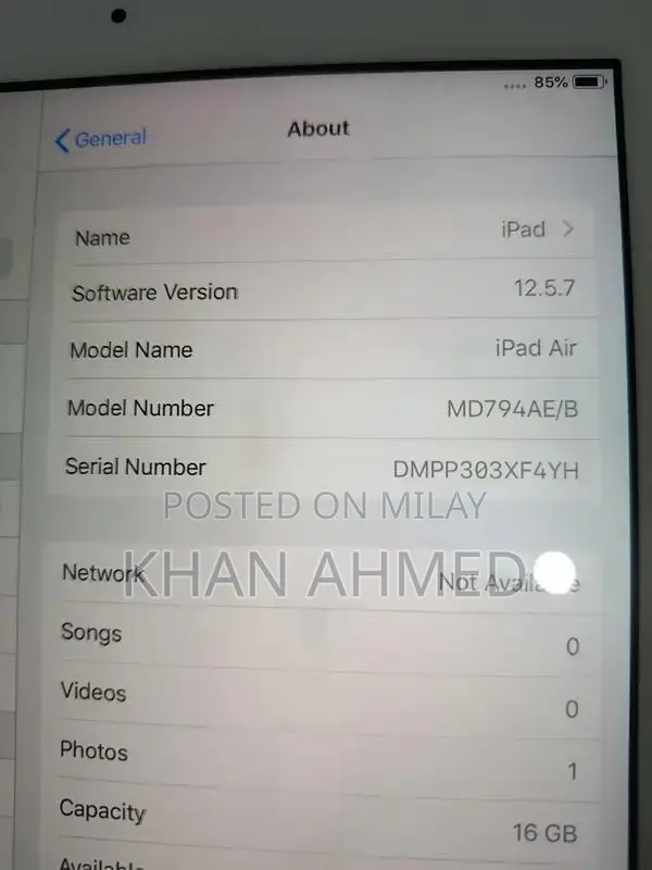 Apple iPad Air 1 - iOS Tablet with Charger