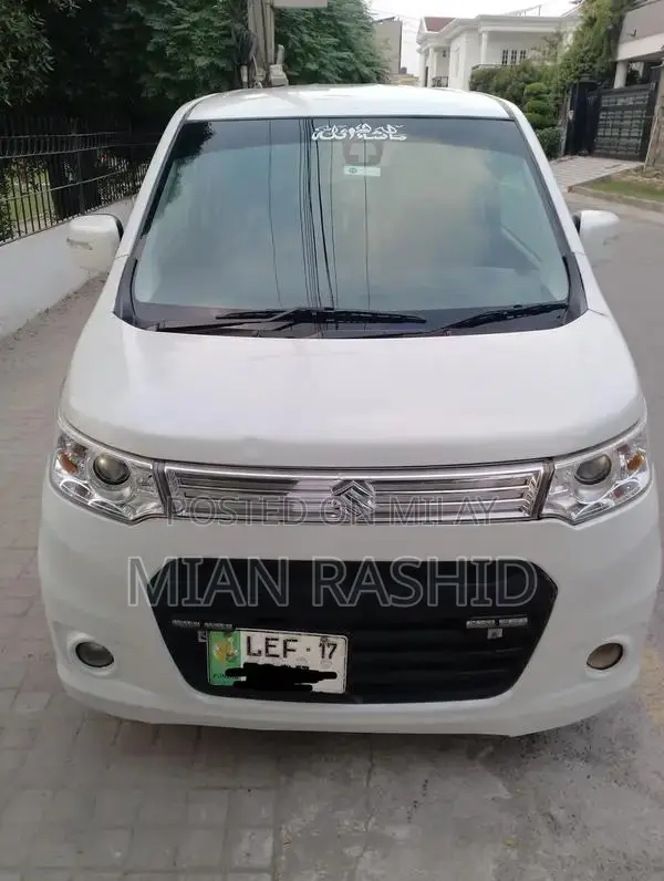 Suzuki Wagon R Stingray Japan-Made Pearl White Compact Car