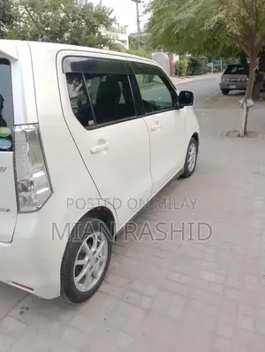 Suzuki Wagon R Stingray Japan-Made Pearl White Compact Car