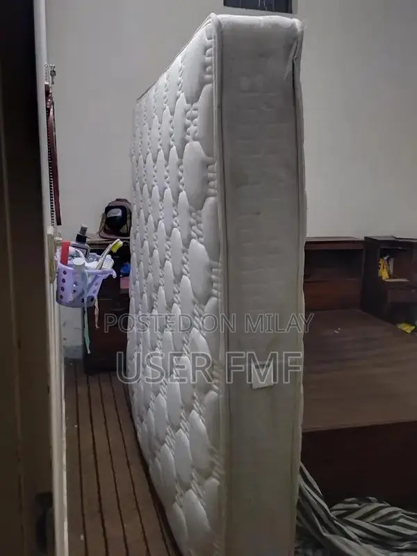 Diamond Oasis Dolce Vita Mattress - Pristine Condition