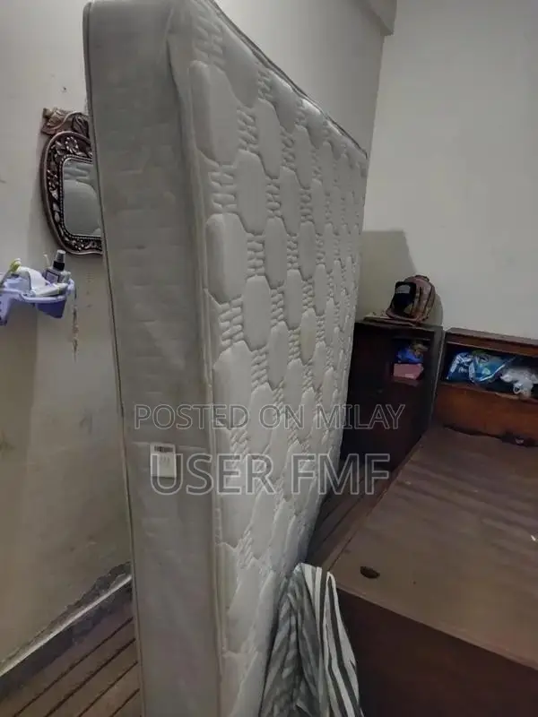 Diamond Oasis Dolce Vita Mattress - Pristine Condition