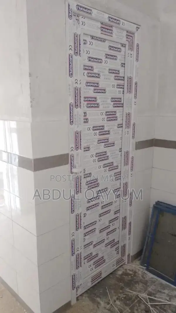 Professional Aluminum and Glass Construction Services