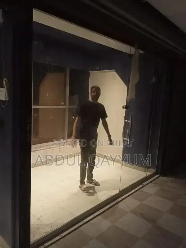 Professional Aluminum and Glass Construction Services