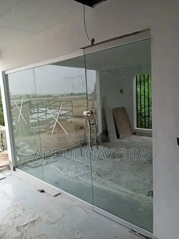 Professional Aluminum and Glass Construction Services
