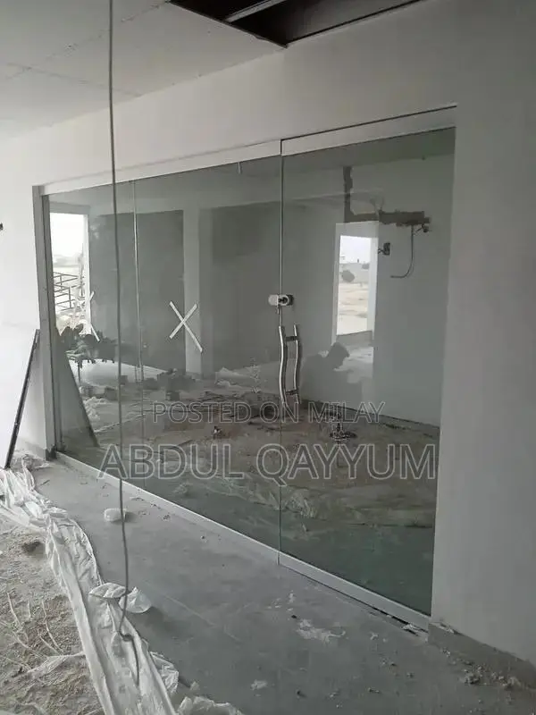 Professional Aluminum and Glass Construction Services