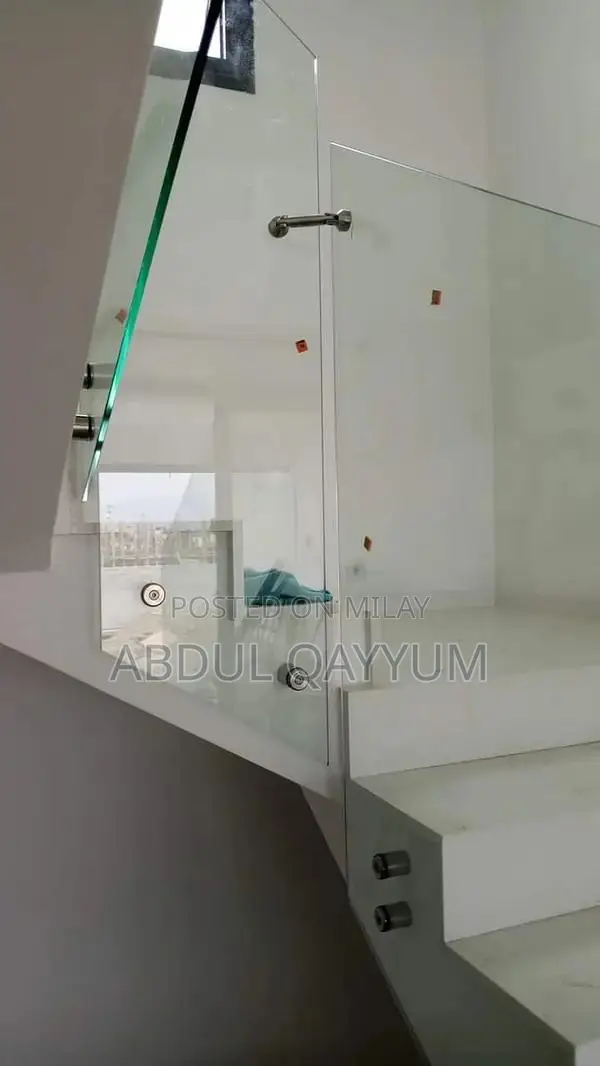 Professional Aluminum and Glass Construction Services