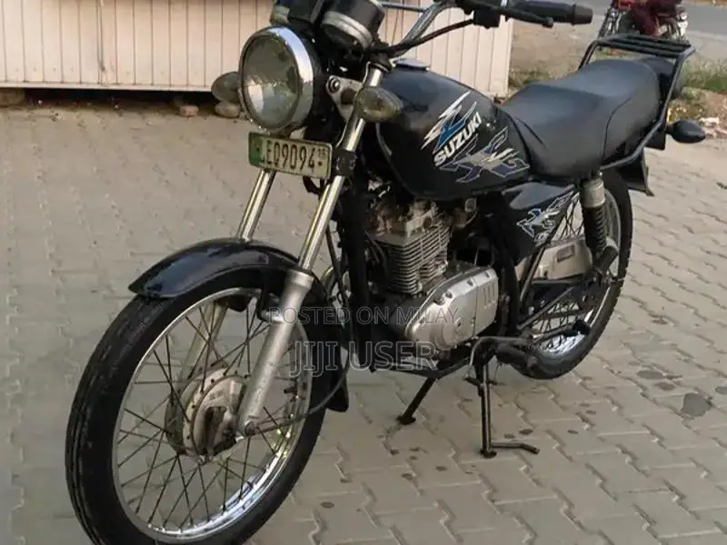 Suzuki GS 150cc Motorcycle - Long Distance Touring Bike