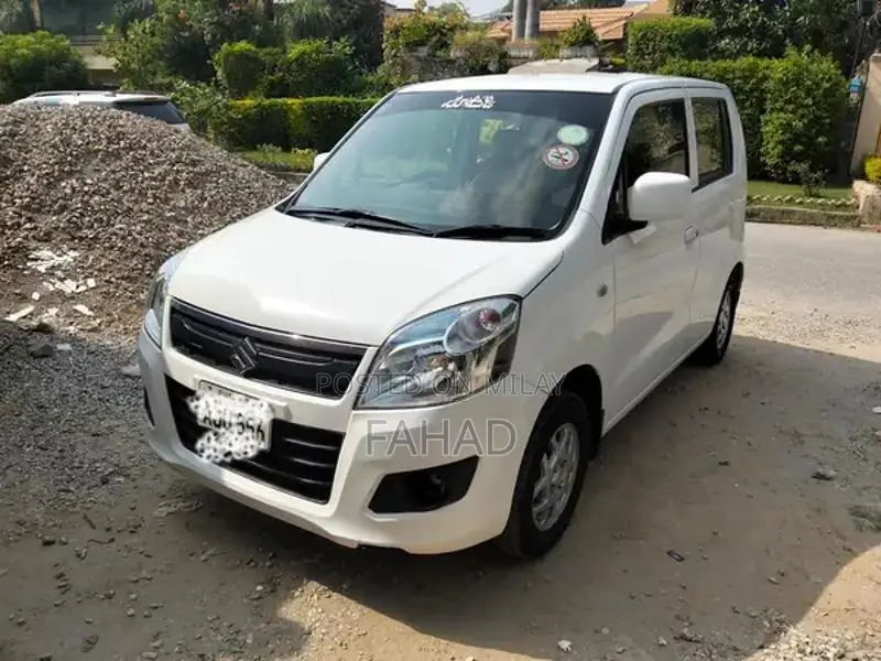 I am selling Suzuki wagnor r 2021