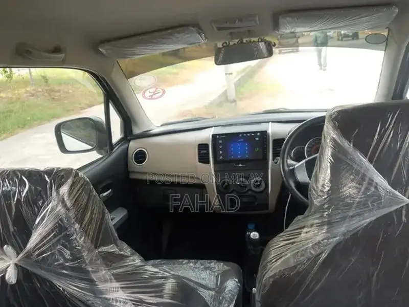 I am selling Suzuki wagnor r 2021