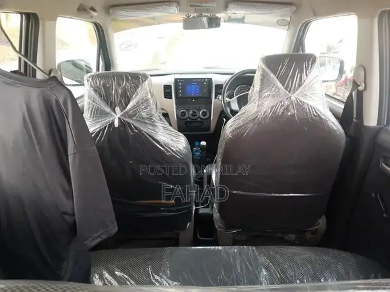 I am selling Suzuki wagnor r 2021