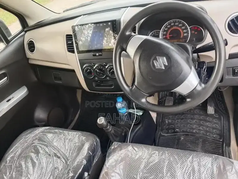 I am selling Suzuki wagnor r 2021