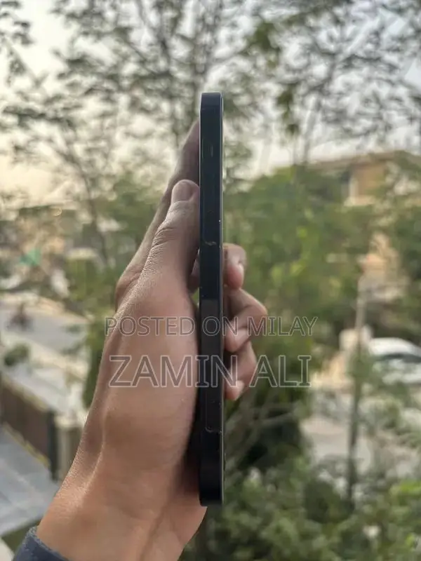 iPhone 12 64GB Smartphone with Face ID and True Tone