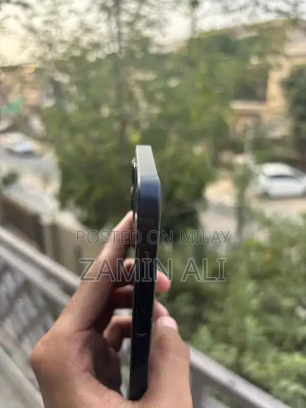 iPhone 12 64GB Smartphone with Face ID and True Tone