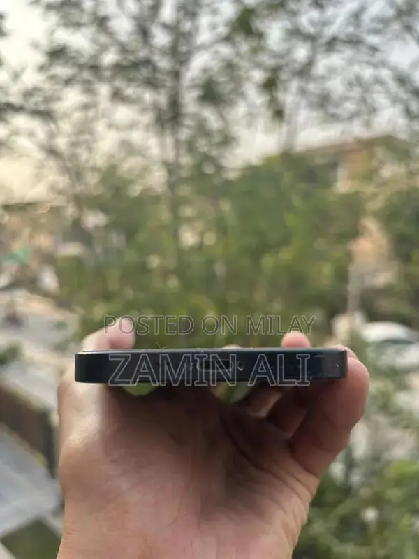 iPhone 12 64GB Smartphone with Face ID and True Tone