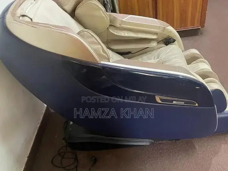 JC Buckman 330 L-Shaped Track 4D Massage Chair