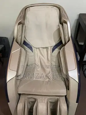 JC Buckman 330 L-Shaped Track 4D Massage Chair