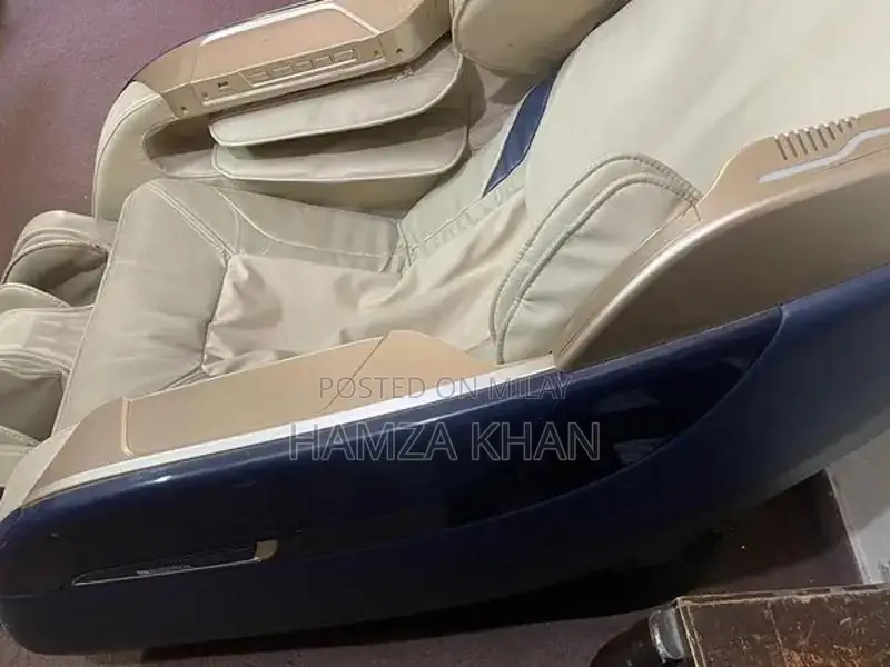 JC Buckman 330 L-Shaped Track 4D Massage Chair