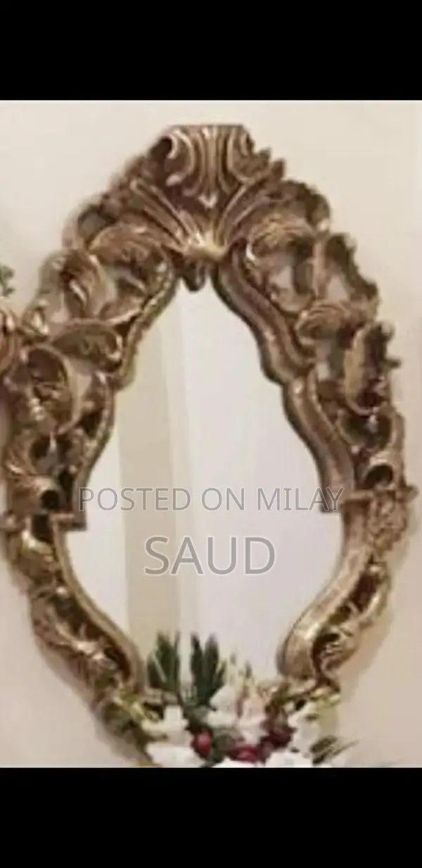 Vintage Wooden Framed Wall Mirror with Royal Elegance