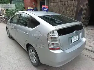 Photo - Toyota Prius Hybrid Sedan 2007-2013 Model