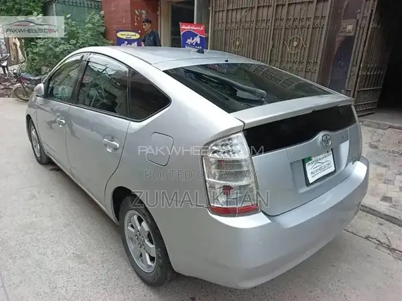 Toyota Prius Hybrid Sedan 2007-2013 Model