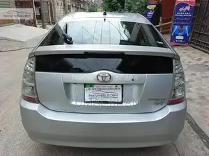 Toyota Prius Hybrid Sedan 2007-2013 Model