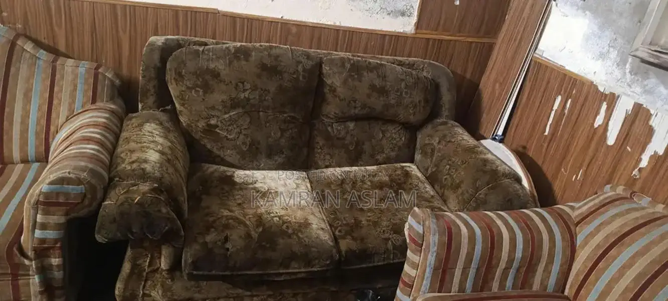 Japanese Style Velvet Furniture Piece with Elegant Finish