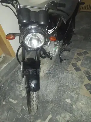 Photo - Yamaha YBZ 125 DX Motorcycle - 2021 Model Black